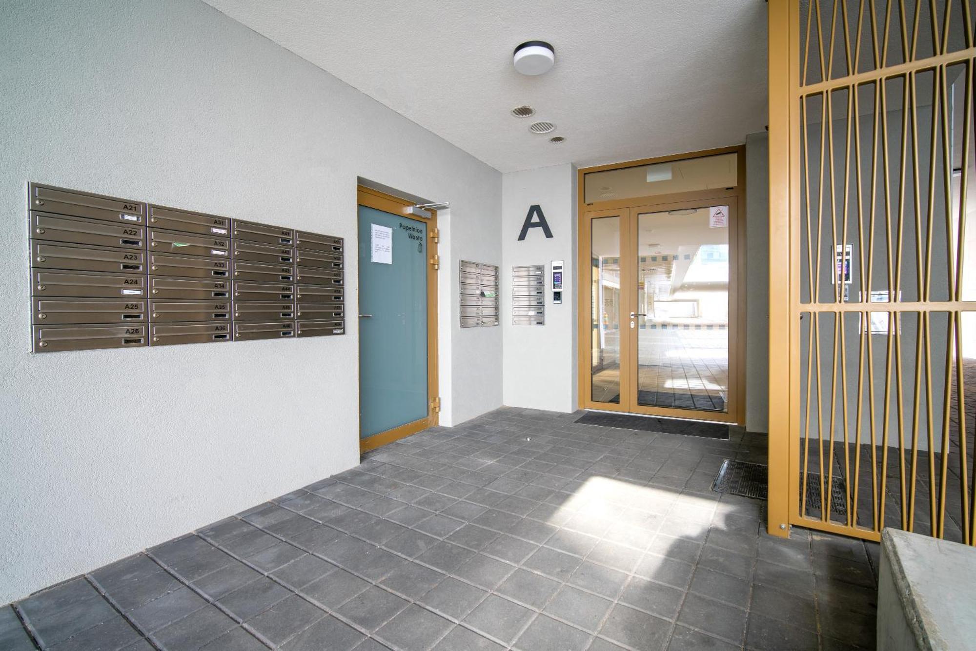 City Relax Apartments With Free Parking, 10 Mins Walk To City Centre Brno Exterior photo