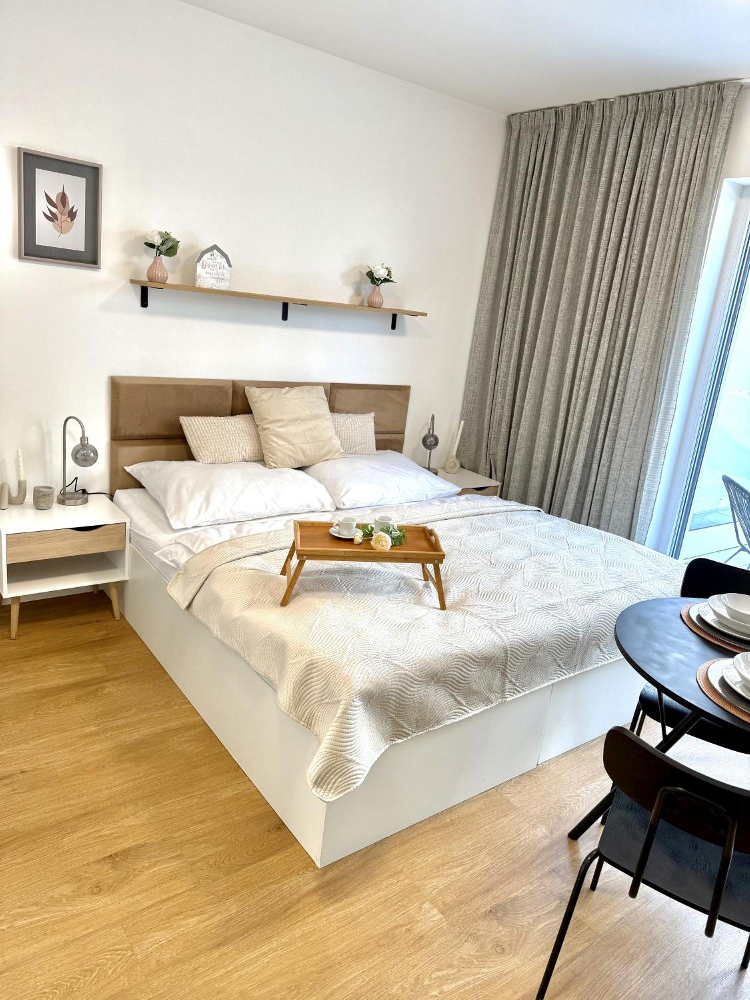 City Relax Apartments With Free Parking, 10 Mins Walk To City Centre Brno Exterior photo